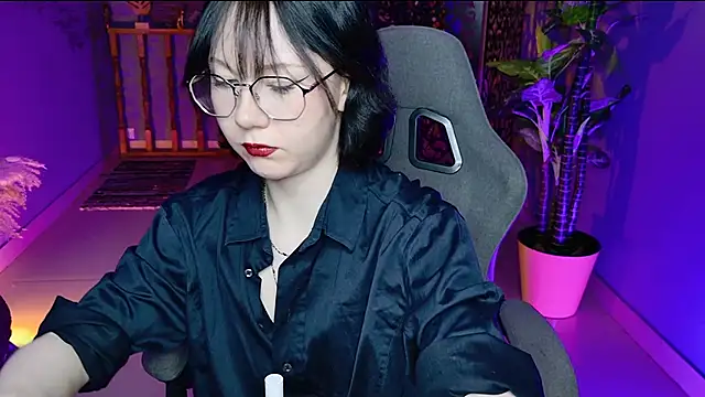 NancyMartinez online show from November 7, 2025, 9:03 am