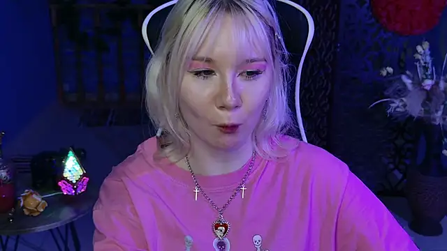 NancyMartinez online show from March 19, 2025, 8:12 am