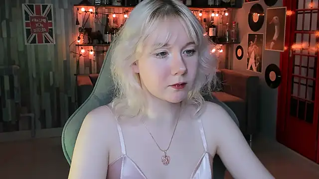 NancyMartinez online show from March 11, 2025, 1:12 pm