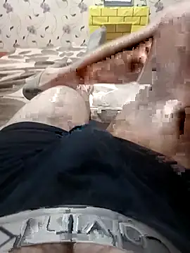 Snapshot of red_red00 chatting on March 13, 2025, 5:50 pm red red00 online show from March 13, 2025, 5:50 pm