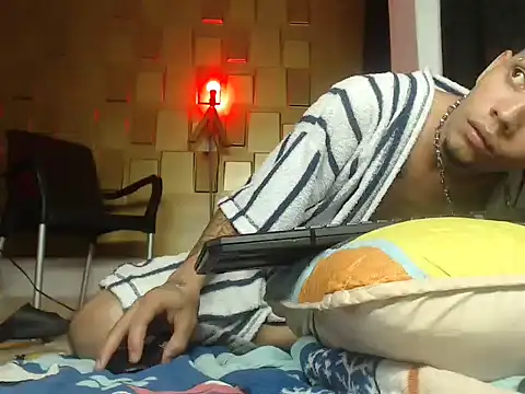 latinboydig online show from January 21, 2025, 6:43 am