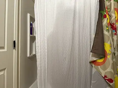 yfui221 online show from October 18, 2025, 7:27 pm