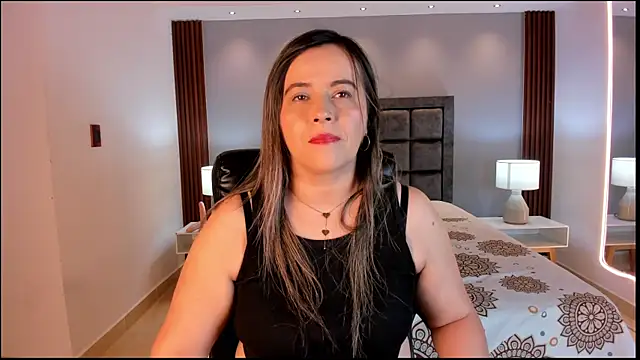 Snapshot of Susann_Ross chatting on March 2, 2025, 12:03 pm Susann Ross online show from March 2, 2025, 12:03 pm