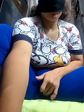 Snapshot of LunaDrago chatting on May 21, 2026, 5:21 pm LunaDrago online show from May 21, 2026, 5:21 pm