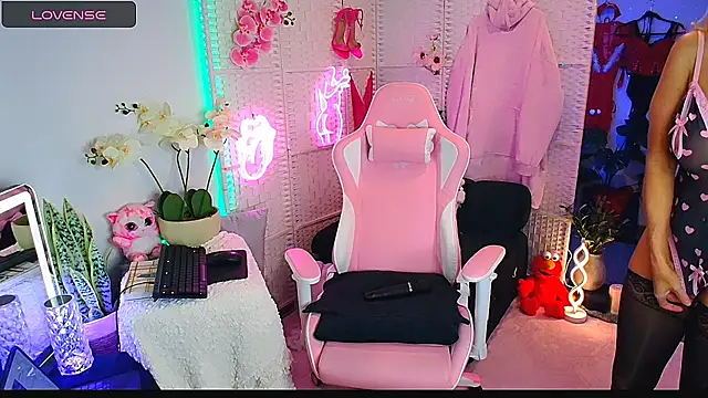 EllieKarrX online show from March 11, 2025, 9:59 pm