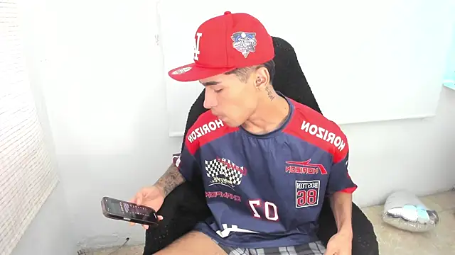 Damon  333 online show from February 14, 2025, 10:47 pm