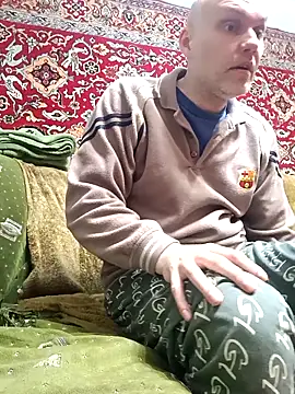 Snapshot of Pineapple04 chatting on April 14, 2026, 6:57 pm Pineapple04 online show from April 14, 2026, 6:57 pm