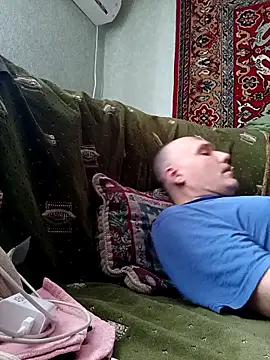 Snapshot of Pineapple04 chatting on April 1, 2026, 2:47 pm Pineapple04 online show from April 1, 2026, 2:47 pm