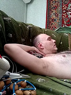 Snapshot of Pineapple04 chatting on April 4, 2026, 7:48 am Pineapple04 online show from April 4, 2026, 7:48 am