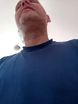 Snapshot of Pineapple04 chatting on April 13, 2026, 6:28 am Pineapple04 online show from April 13, 2026, 6:28 am