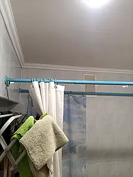 Snapshot of Pineapple04 chatting on November 11, 2025, 4:40 am Pineapple04 online show from November 11, 2025, 4:40 am