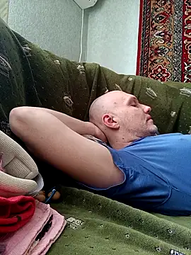 Snapshot of Pineapple04 chatting on April 8, 2026, 6:48 am Pineapple04 online show from April 8, 2026, 6:48 am