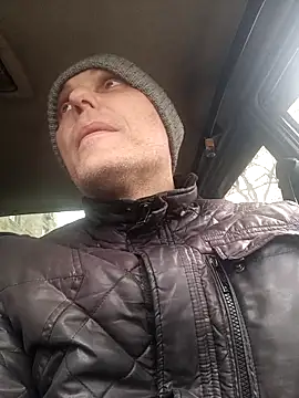 Snapshot of Pineapple04 chatting on December 5, 2025, 10:03 am Pineapple04 online show from December 5, 2025, 10:03 am