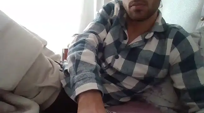 Snapshot of Crazyturko07 chatting on February 12, 2025, 9:31 am Crazyturko07 online show from February 12, 2025, 9:31 am