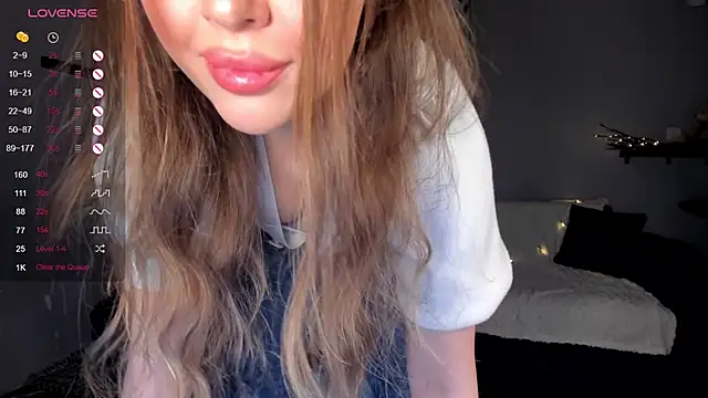 Snapshot of wwildfox chatting on February 22, 2025, 12:27 am wwildfox online show from February 22, 2025, 12:27 am