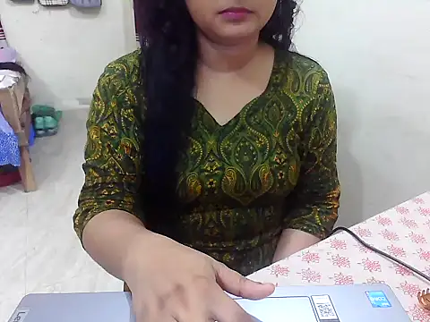 Snapshot of LovelyRose69 chatting on June 14, 2026, 1:12 pm LovelyRose69 online show from June 14, 2026, 1:12 pm