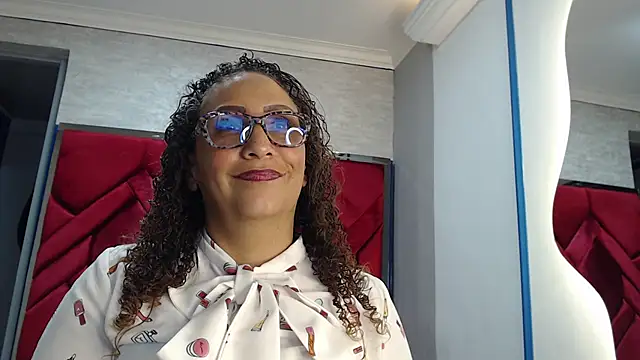 Snapshot of EvaMills1 chatting on March 19, 2025, 8:00 pm EvaMills1 online show from March 19, 2025, 8:00 pm