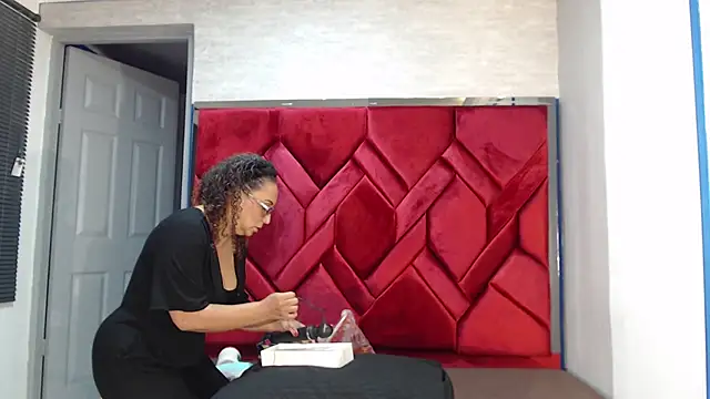 Snapshot of EvaMills1 chatting on March 5, 2025, 8:32 pm EvaMills1 online show from March 5, 2025, 8:32 pm