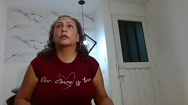 Snapshot of EvaMills1 chatting on November 22, 2025, 8:51 pm EvaMills1 online show from November 22, 2025, 8:51 pm