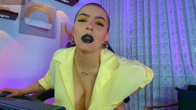 Snapshot of Camila_Chainn chatting on September 22, 2025, 12:11 pm Camila Chainn online show from September 22, 2025, 12:11 pm