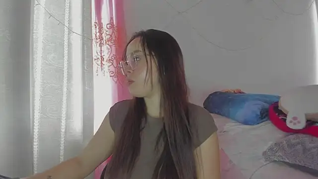 Snapshot of HARLEYNAPIER chatting on May 31, 2026, 9:04 pm HARLEYNAPIER online show from May 31, 2026, 9:04 pm