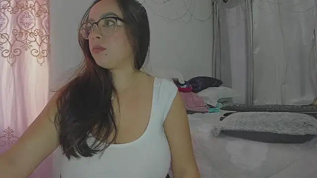 HARLEYNAPIER online show from February 10, 2026, 10:31 pm