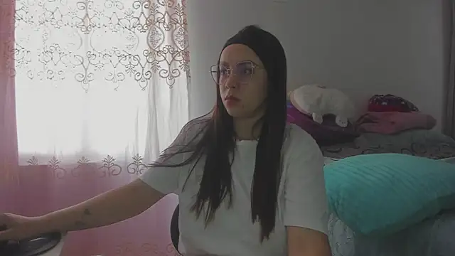Snapshot of HARLEYNAPIER chatting on April 19, 2026, 4:08 pm HARLEYNAPIER online show from April 19, 2026, 4:08 pm