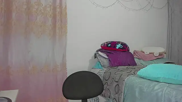 HARLEYNAPIER online show from April 16, 2026, 11:51 pm