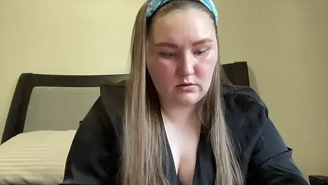 yadviga online show from February 25, 2026, 8:41 pm