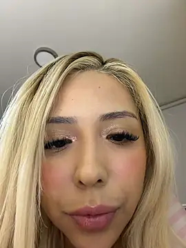 Sofy Softtt online show from June 4, 2026, 3:33 am