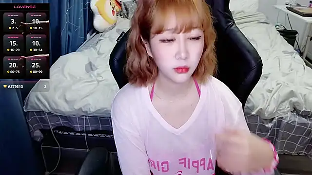 Snapshot of Angelababy001 chatting on February 15, 2025, 4:12 pm Angelababy001 online show from February 15, 2025, 4:12 pm