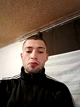 Suggarwhite18CM online show from October 13, 2025, 5:09 am