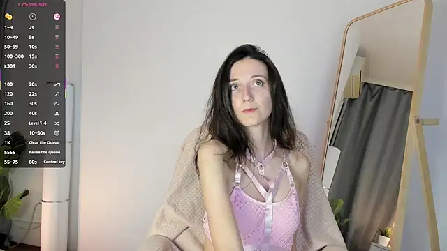 Snapshot of Ketty_Belly chatting on October 11, 2025, 10:33 pm Ketty Belly online show from October 11, 2025, 10:33 pm