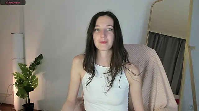 Snapshot of Ketty_Belly chatting on October 18, 2025, 9:50 pm Ketty Belly online show from October 18, 2025, 9:50 pm