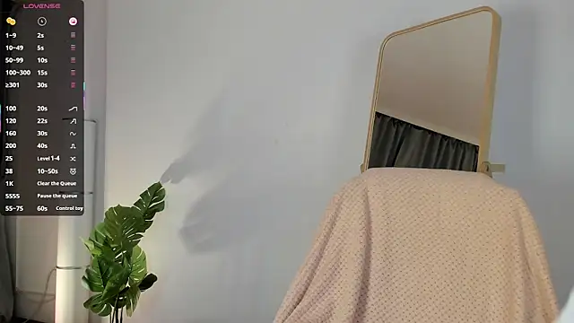 Snapshot of Ketty_Belly chatting on October 9, 2025, 6:25 am Ketty Belly online show from October 9, 2025, 6:25 am