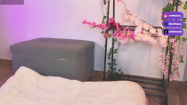 Snapshot of Soffimoon_ chatting on September 9, 2025, 4:11 am Soffimoon online show from September 9, 2025, 4:11 am