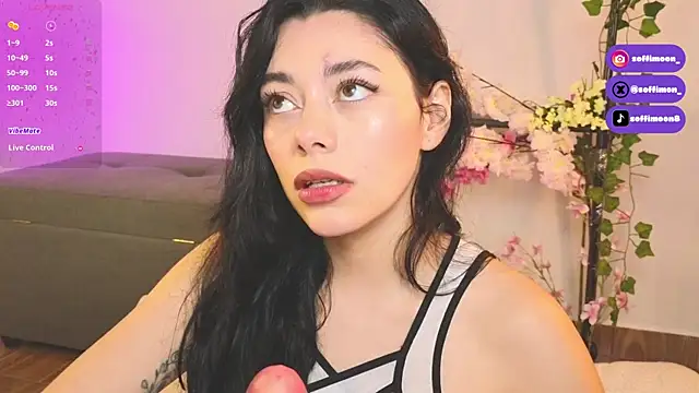 Snapshot of Soffimoon_ chatting on October 2, 2025, 2:37 am Soffimoon online show from October 2, 2025, 2:37 am