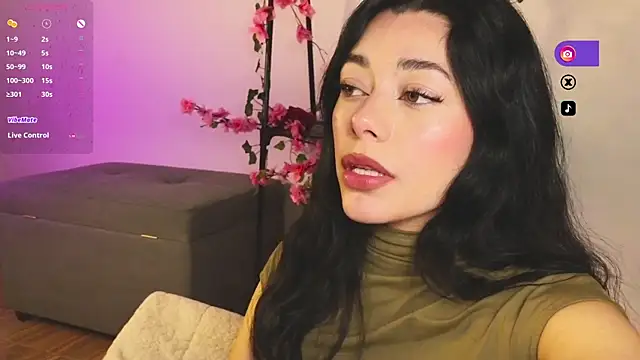 Snapshot of Soffimoon_ chatting on September 23, 2025, 3:35 am Soffimoon online show from September 23, 2025, 3:35 am