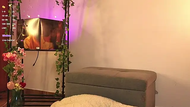 Snapshot of Soffimoon_ chatting on March 21, 2025, 2:18 am Soffimoon online show from March 21, 2025, 2:18 am