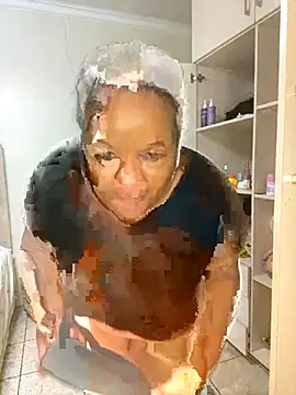 Missmoox24 online show from October 29, 2025, 8:19 pm