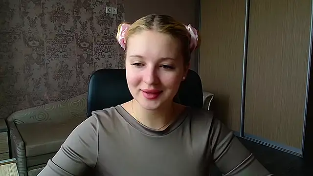 Snapshot of Milka_kiss_ chatting on May 11, 2026, 9:54 am Milka kiss online show from May 11, 2026, 9:54 am