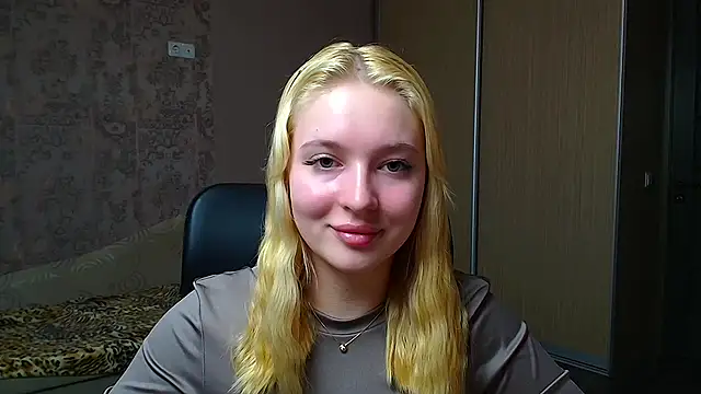 Snapshot of Milka_kiss_ chatting on December 2, 2025, 6:37 am Milka kiss online show from December 2, 2025, 6:37 am