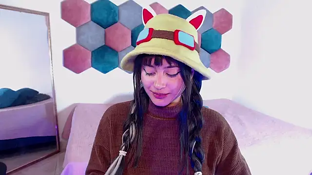 Snapshot of liz-beths chatting on February 19, 2025, 1:39 pm liz-beths online show from February 19, 2025, 1:39 pm