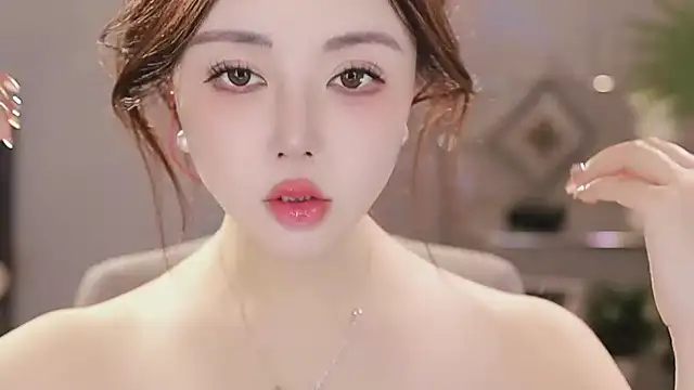 Snapshot of Qiaoqiao_ chatting on January 13, 2026, 6:23 pm Qiaoqiao online show from January 13, 2026, 6:23 pm