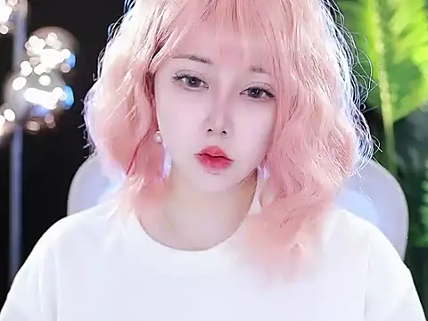 Snapshot of Qiaoqiao_ chatting on March 20, 2025, 9:37 am Qiaoqiao online show from March 20, 2025, 9:37 am