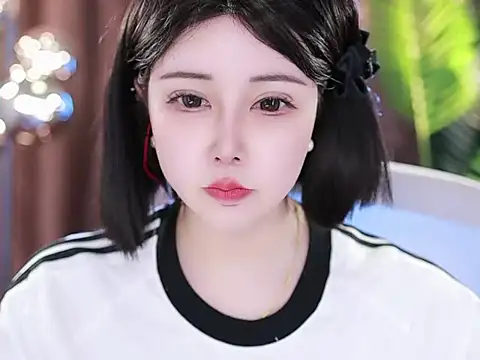 Snapshot of Qiaoqiao_ chatting on March 22, 2025, 12:25 pm Qiaoqiao online show from March 22, 2025, 12:25 pm