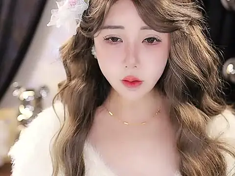 Snapshot of Qiaoqiao_ chatting on September 17, 2025, 5:04 pm Qiaoqiao online show from September 17, 2025, 5:04 pm