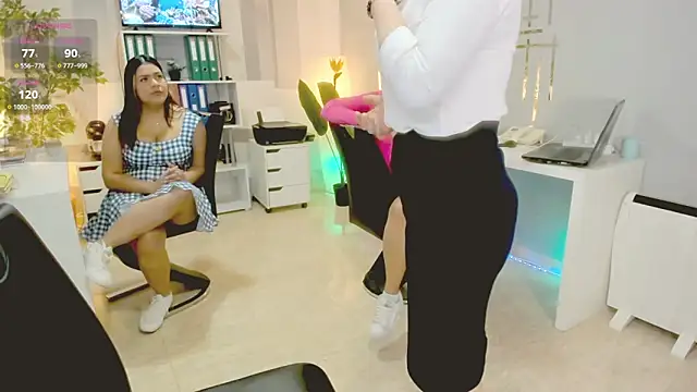 Snapshot of Butterflyblue_dream chatting on November 21, 2025, 10:14 am Butterflyblue dream online show from November 21, 2025, 10:14 am