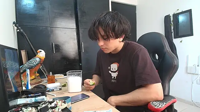 Snapshot of Haruto2001 chatting on March 20, 2025, 9:24 pm Haruto2001 online show from March 20, 2025, 9:24 pm