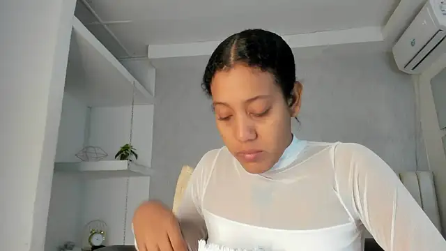 Snapshot of flavia_cruz chatting on May 9, 2026, 12:08 pm flavia cruz online show from May 9, 2026, 12:08 pm